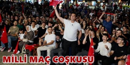 Atatürk Meydanı’nda Dev Ekran Kuruldu